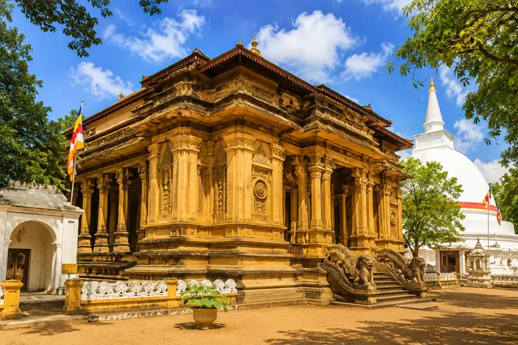 Kelaniya Raja Maha Vihara in Sri Lanka, sacred site associated with King Ravana and Vibhishana in Ramayana tradition
